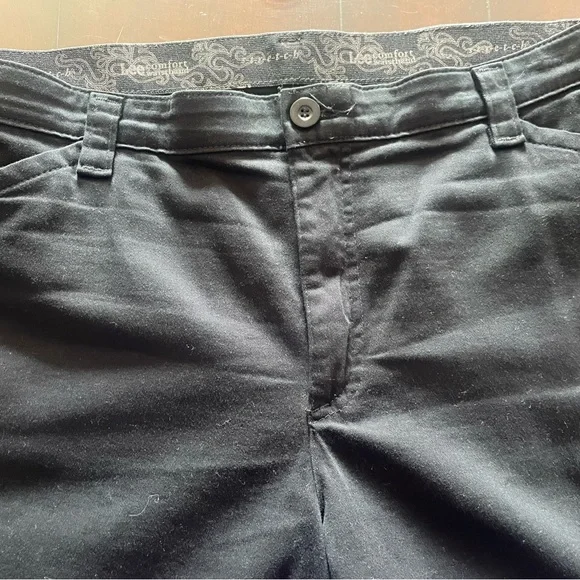 Women’s Lee Comfort Stretch Black Straight Leg Pants - Picture 3 of 3